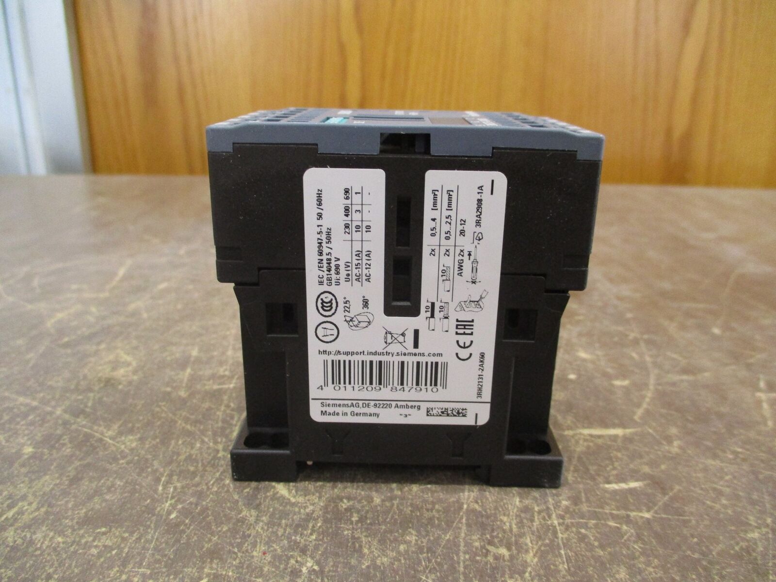 Siemens Contactor 3RH2131-2AK60 120V Coil 10A New Surplus