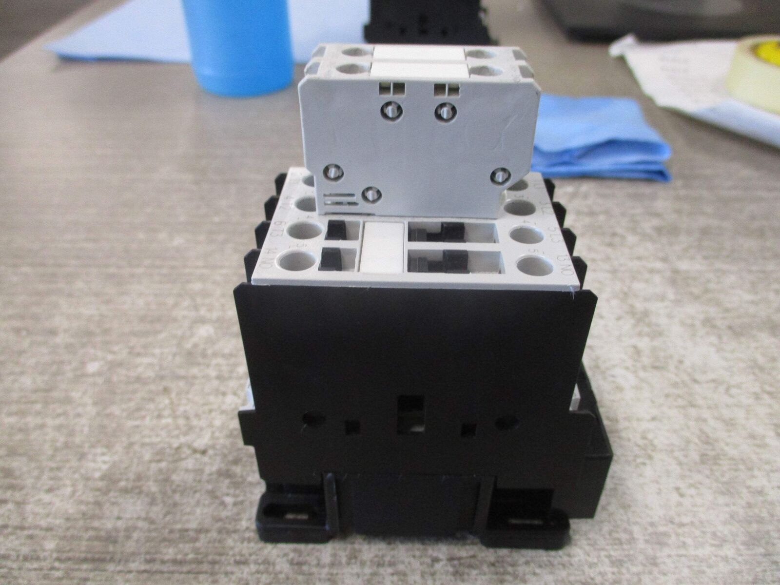 GE Contactor CL00A310T 120V Coil 25A 600V (2) Aux Contacts Used