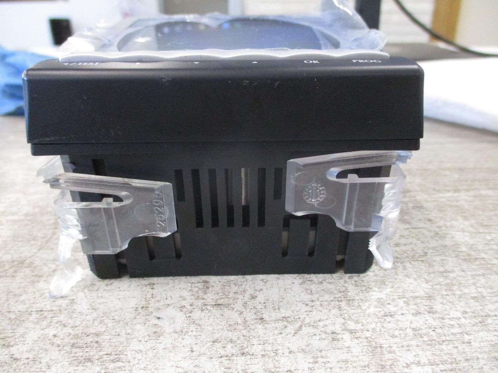 Socomec DIRIS A40 Multifunction Meter 48250201 * (4) Mounting Brackets * Used