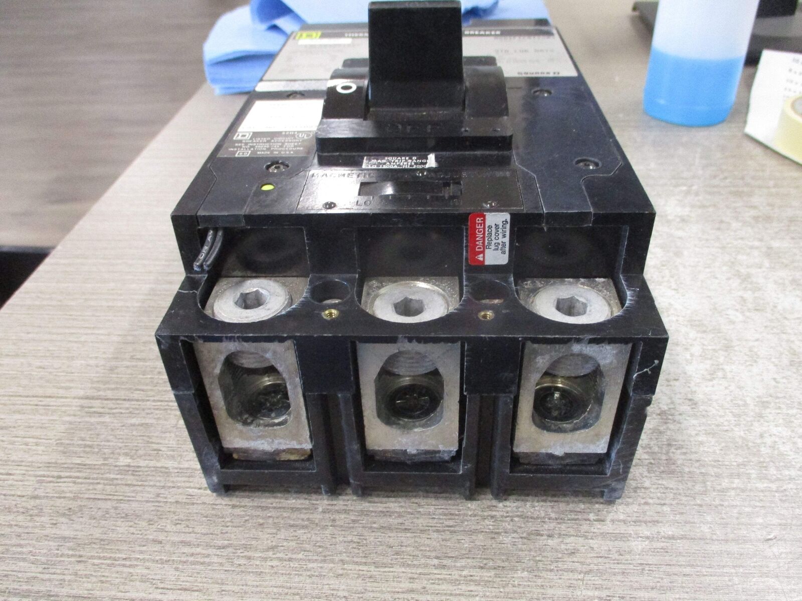 Square D Circuit Breaker LAL363001027 300A 600V 3P W/Shunt Trip Used