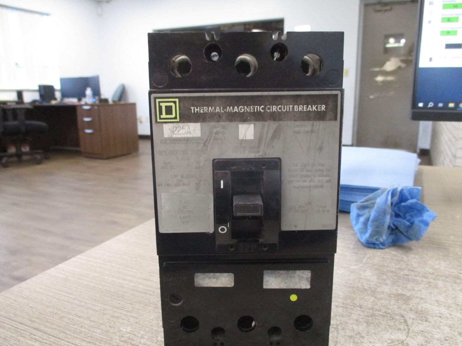 Square D Circuit Breaker KHL3622522DC1625 225A 500VDC Used