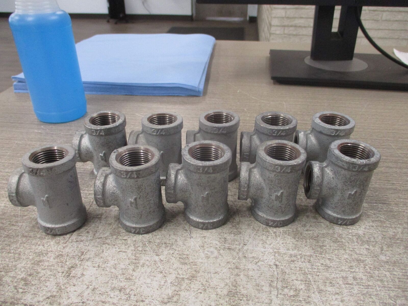 Misc. Brand Malleable Iron Tee Fitting Size: 3/4" X 3/4" X 1/2" * Lot of 10 * *