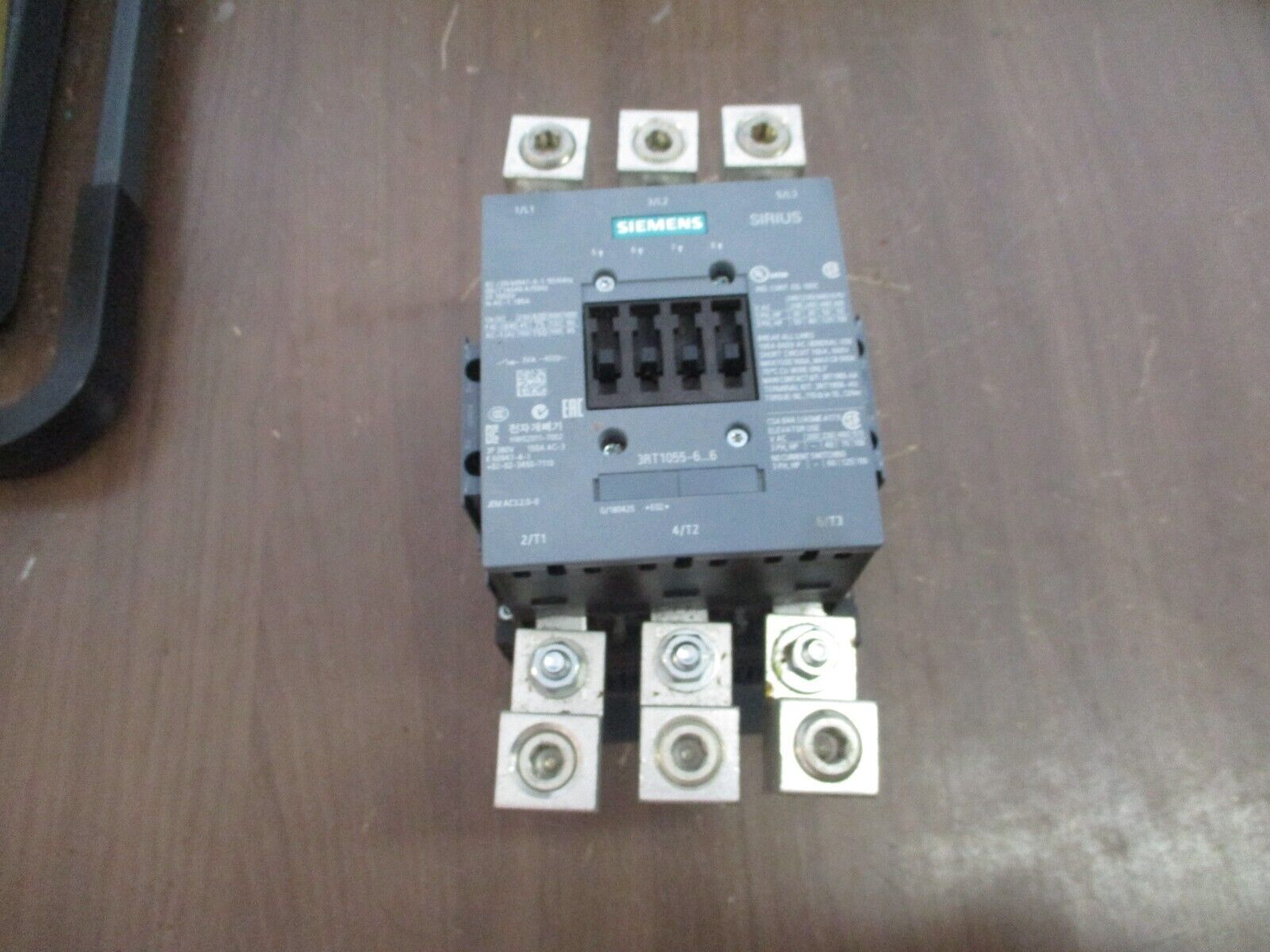 Siemens Sirius Contactor 3RT1055-6...6 110-127V Coil 195A 600V Used