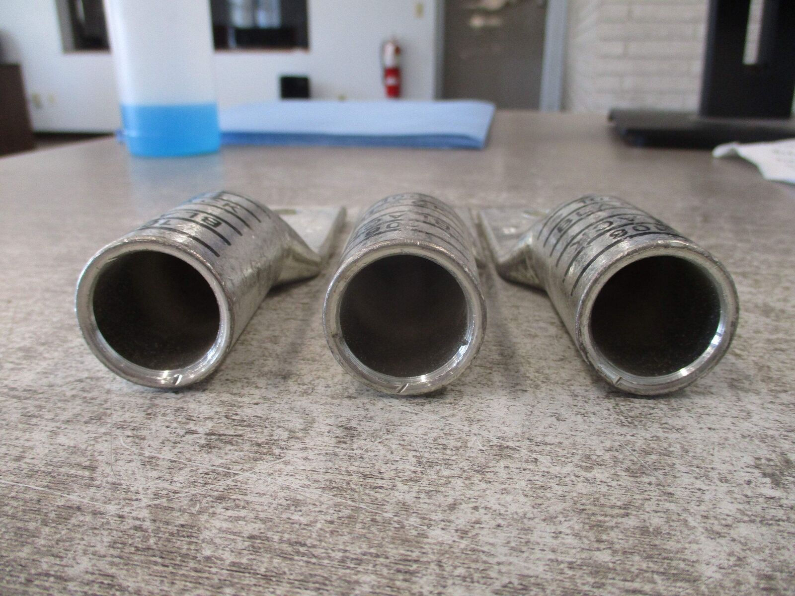 Thomas & Betts Compression Lug 750 1325/24 Black 106 2-Hole *Lot of 3* *No Box*