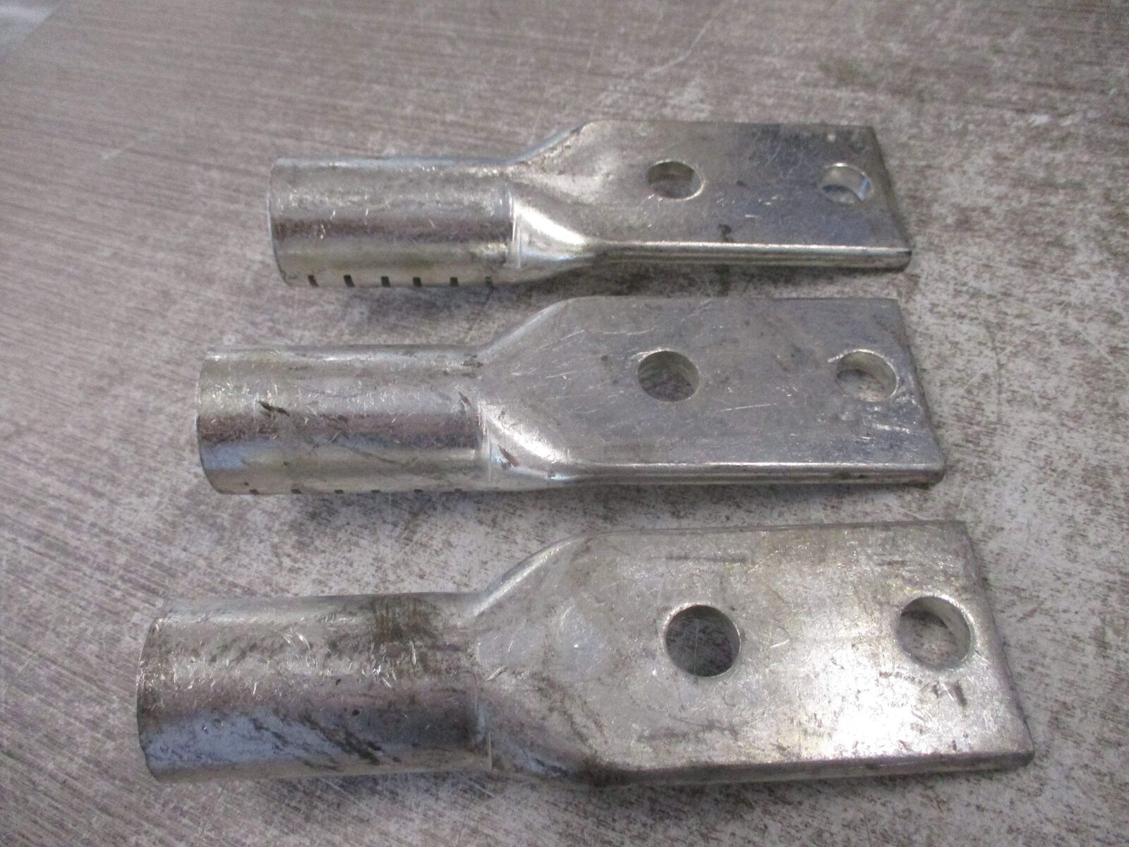 Thomas & Betts Compression Lug 750 1325/24 Black 106 2-Hole *Lot of 3* *No Box*