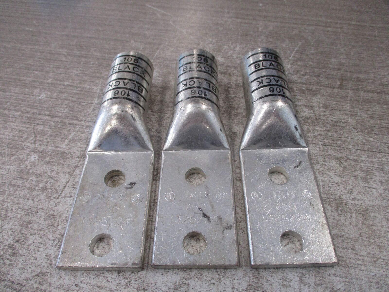 Thomas & Betts Compression Lug 750 1325/24 Black 106 2-Hole *Lot of 3* *No Box*