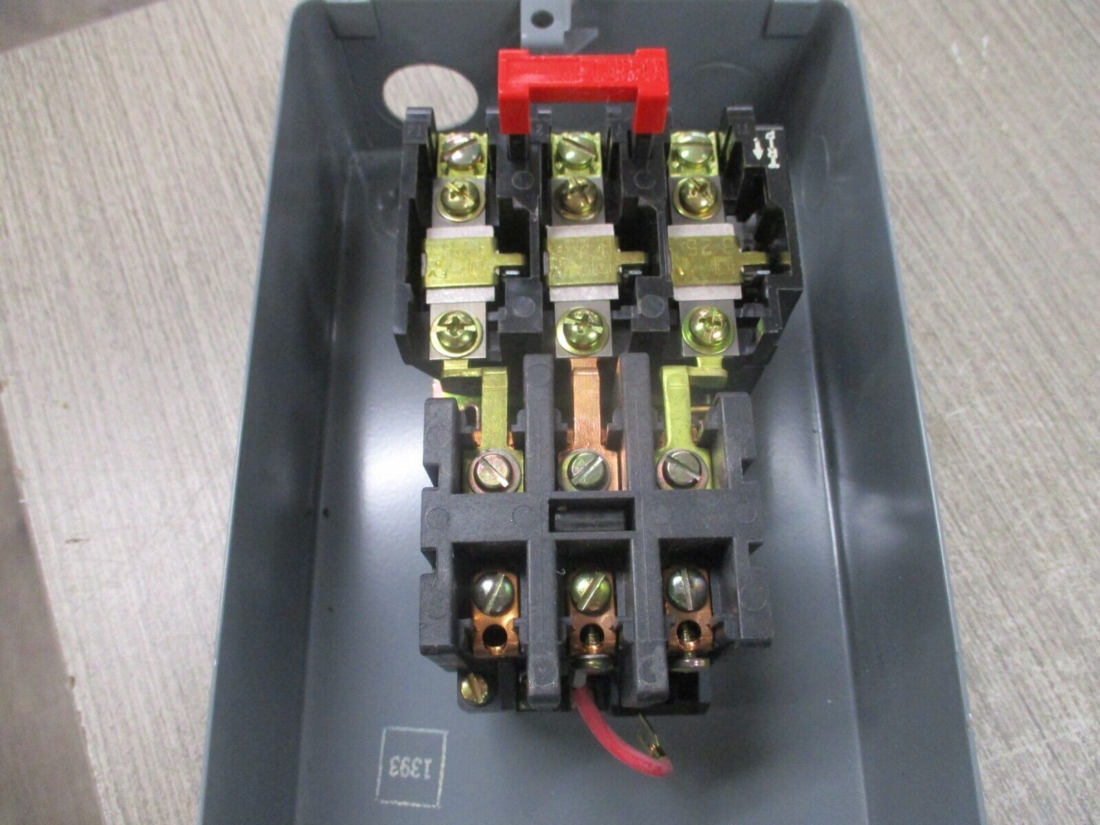 Square D Enclosed Starter 8911 REQ230G4 Ser. A 25A 600V Used