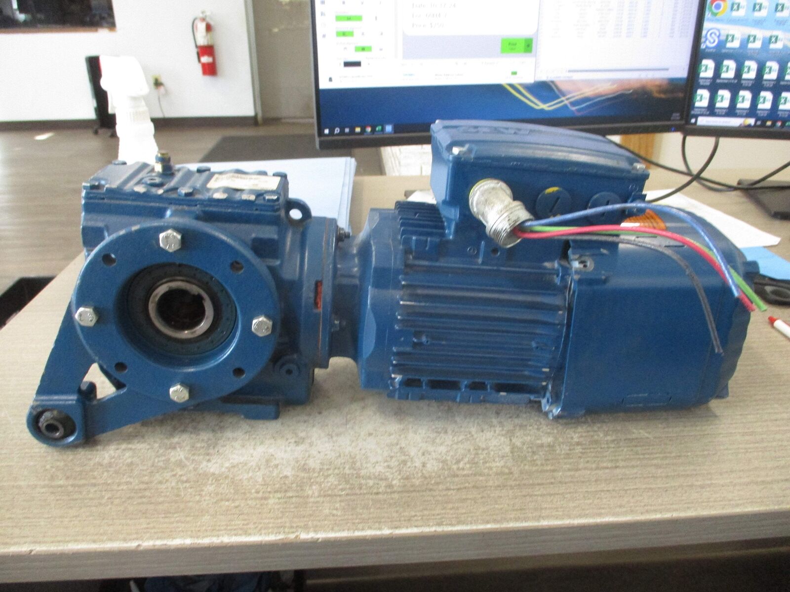 Sew-Eurodrive Gearmotor SA47/T DRN80MK4/BE1HR Ratio 10.80 162RPM Output 0.75HP 2