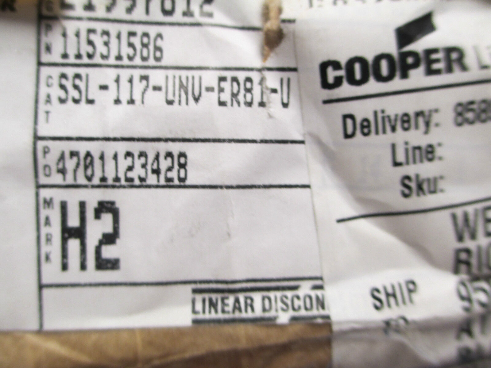 Cooper 24" Standard Strip Fluorescent SSL-117-UNV-ER81-U *New In Box*