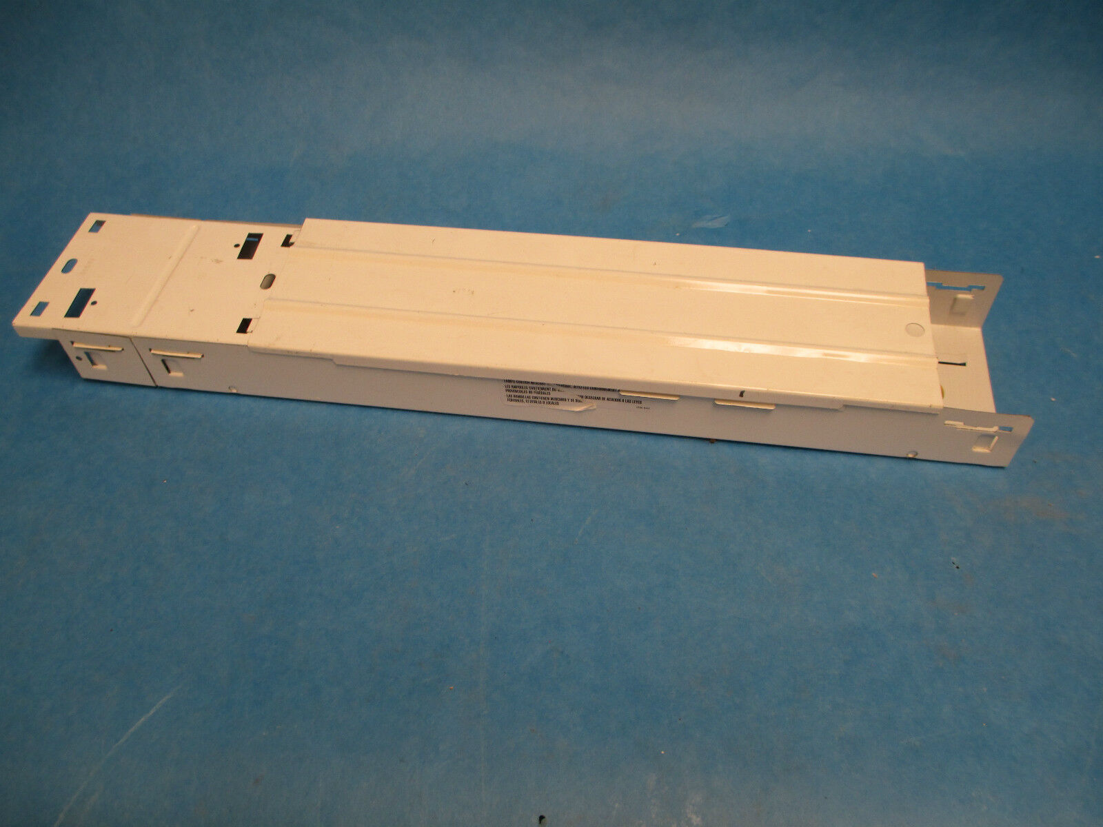 Cooper 24" Standard Strip Fluorescent SSL-117-UNV-ER81-U *New In Box*
