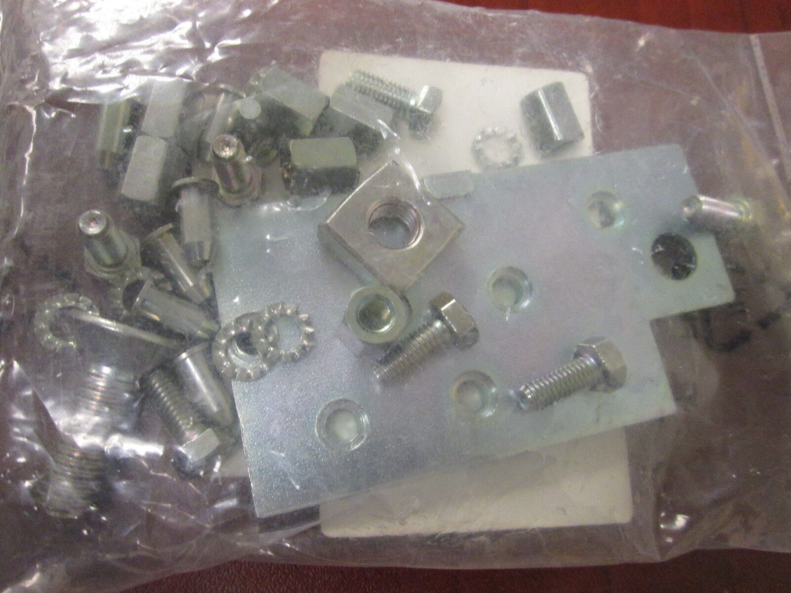 Schneider Electric Kit Detrompage App/Chassis 33767 New Surplus