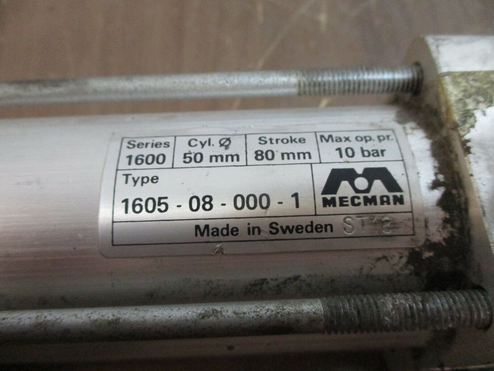 Mecman Series 1600 Pneumatic Air Cylinder 1605-08-000-1 10bar Stroke: 80mm Used