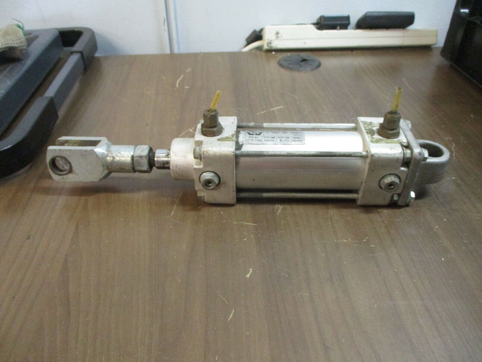 Mecman Series 1600 Pneumatic Air Cylinder 1605-08-000-1 10bar Stroke: 80mm Used