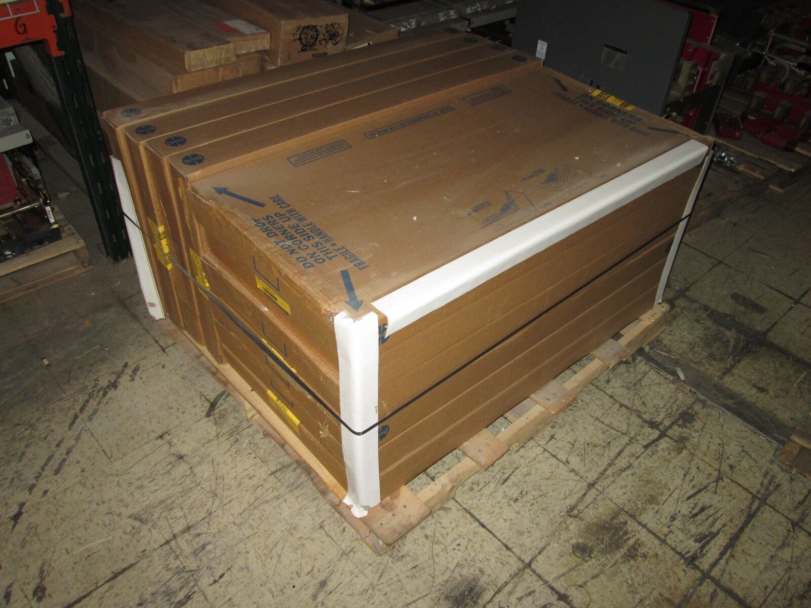 C Lumbia Lighting Recessed Fluorescent Lights SM42-332-FAA19-EU, 12! New Surplus