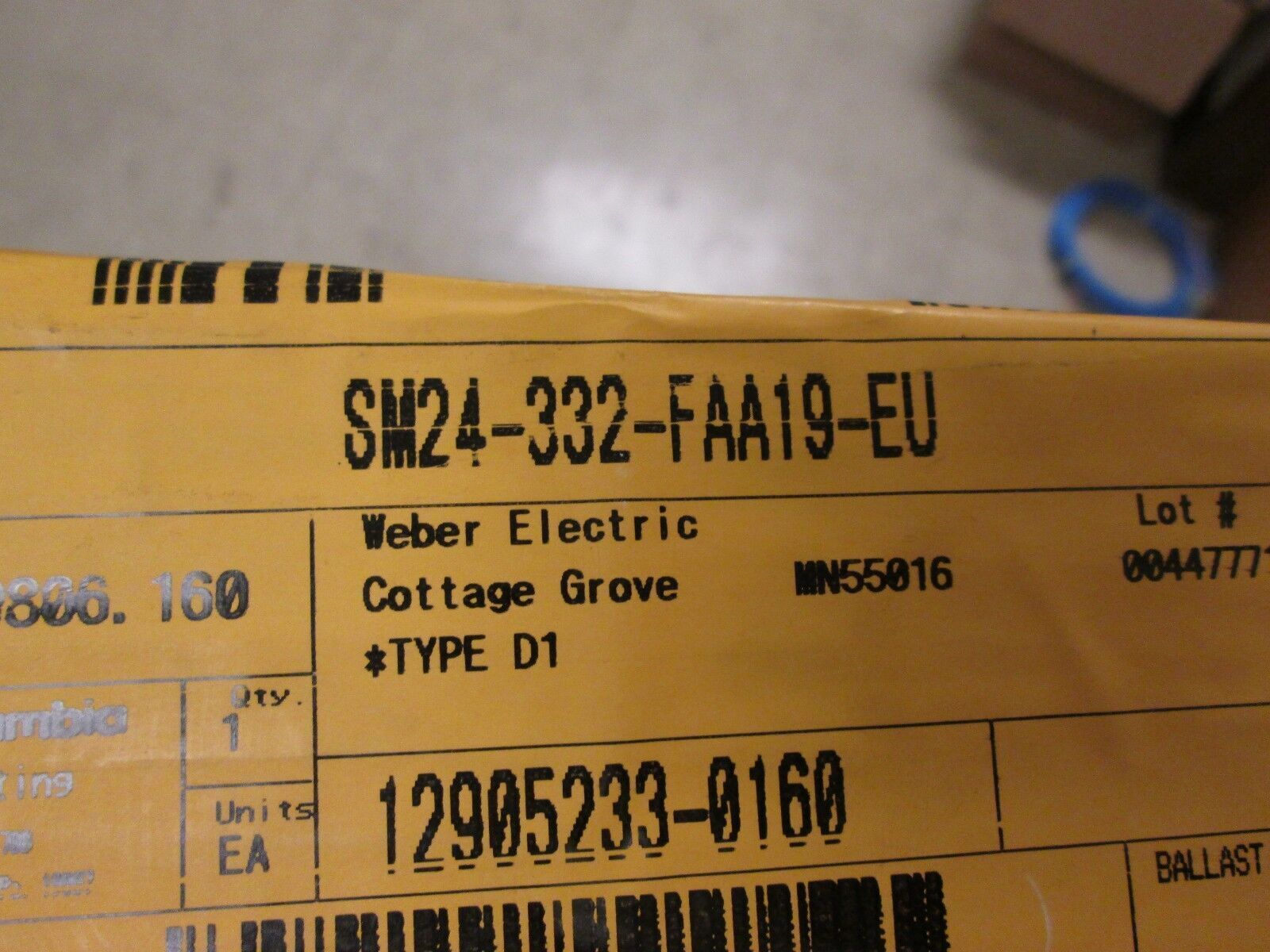 C Lumbia Lighting Recessed Fluorescent Lights SM42-332-FAA19-EU, 12! New Surplus
