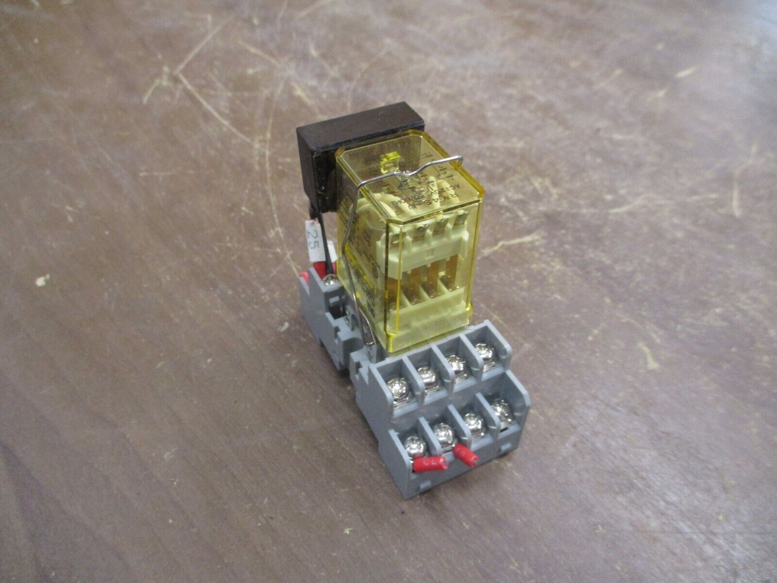 IDEC Relay w/ Base RY4S-U 120V w/ Electrocube RG1782-7 Used