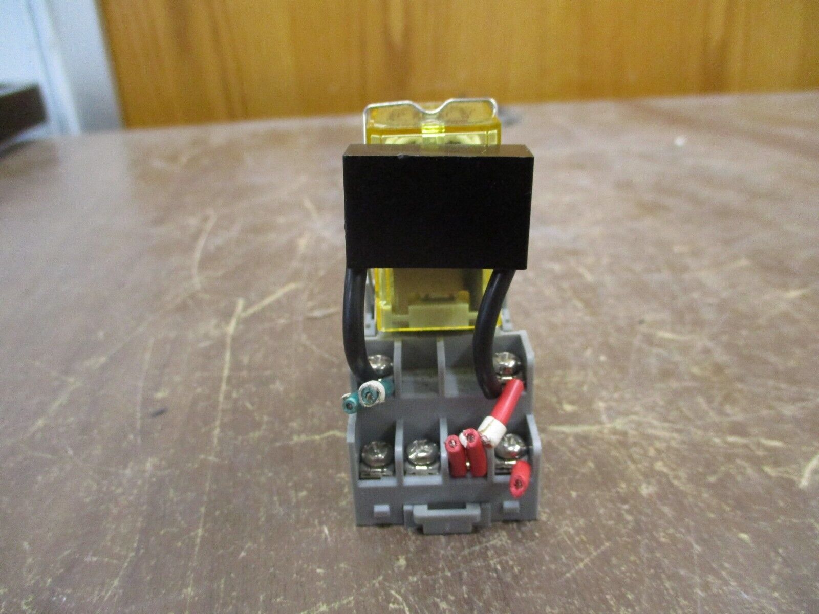 IDEC Relay w/ Base RY4S-U 120V w/ Electrocube Used