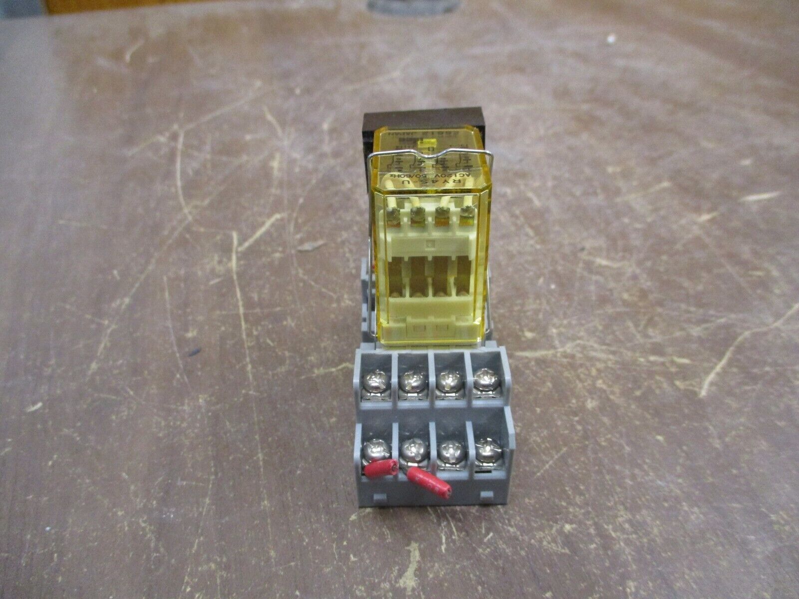 IDEC Relay w/ Base RY4S-U 120V w/ Electrocube Used