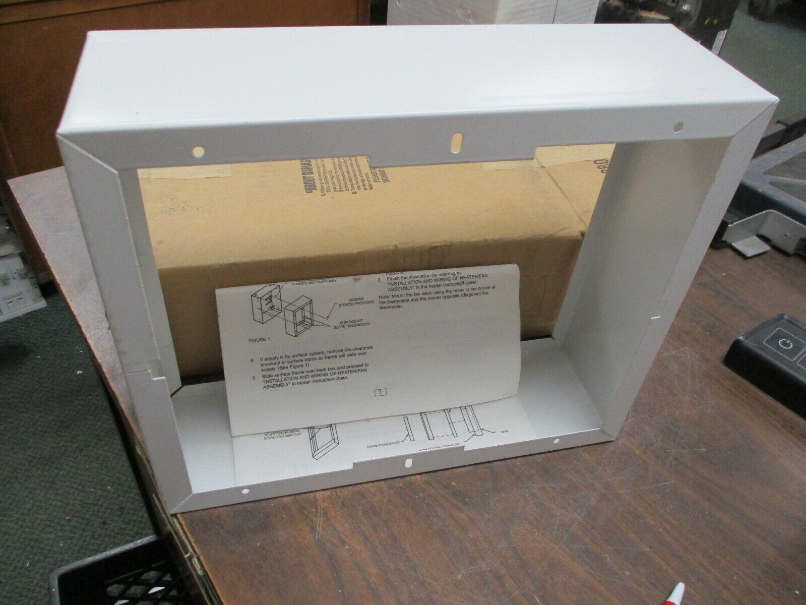 Qmark Surface Mounting Frame CWHSM White New Surplus