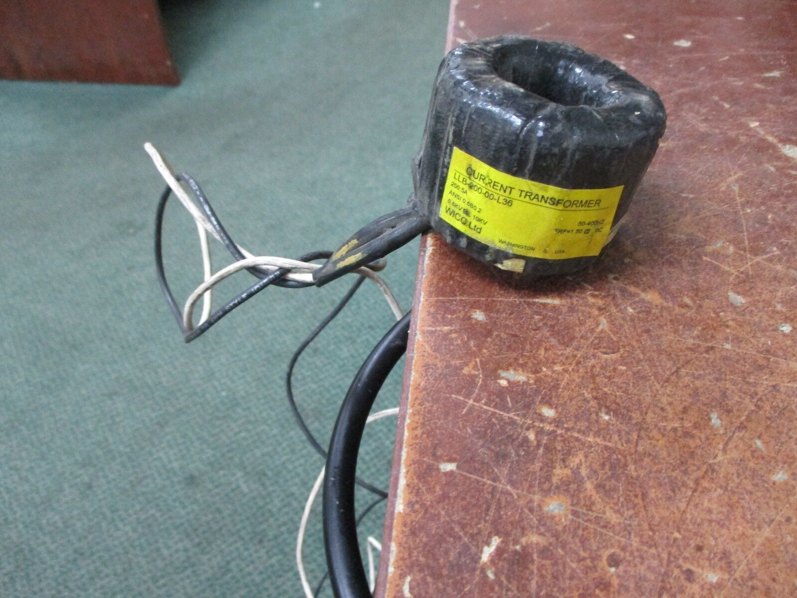 WICC Current Transformer LLB-200-00-L36 Ratio:200:5A 600V 50-400Hz Used