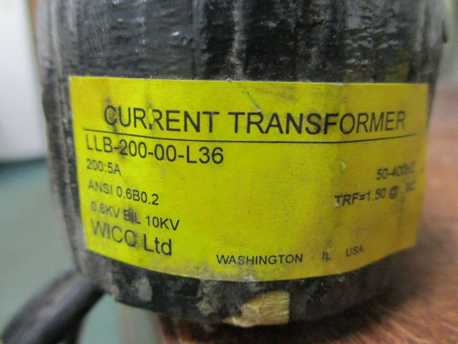 WICC Current Transformer LLB-200-00-L36 Ratio:200:5A 600V 50-400Hz Used