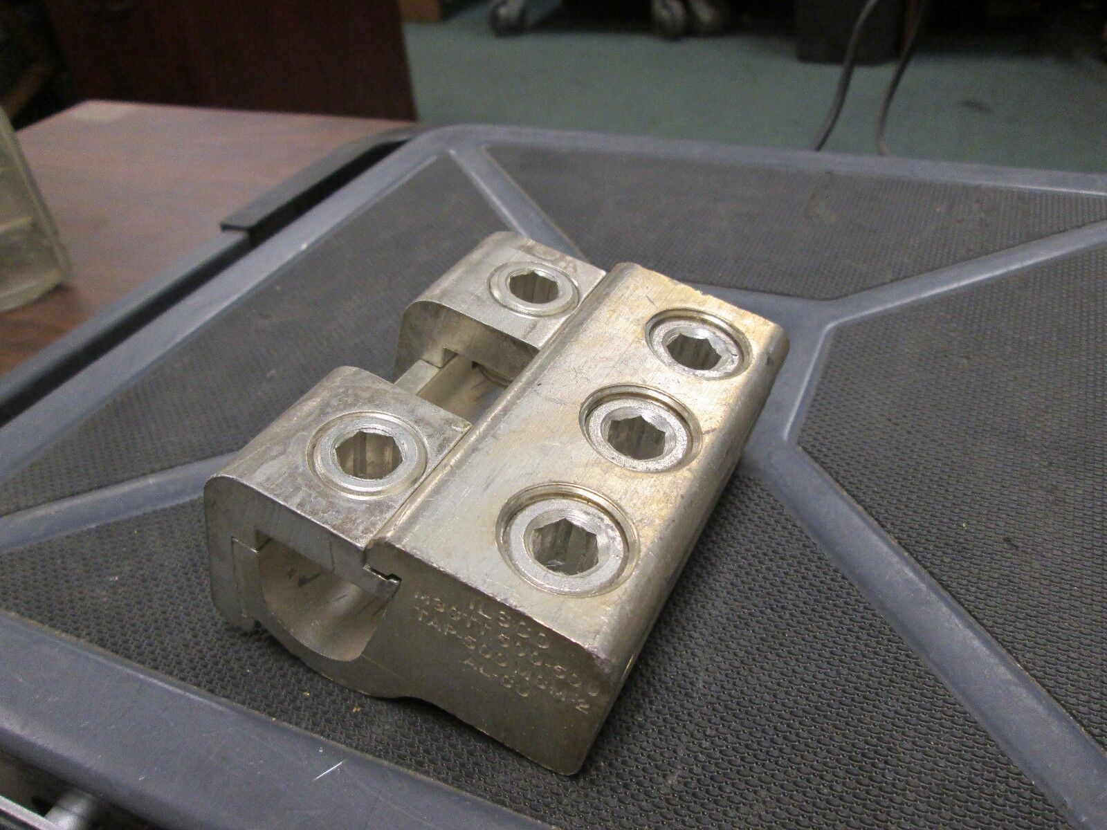 ilsco Splicer Reducer M3GTT 500-500 Taps (2) 500 MCM