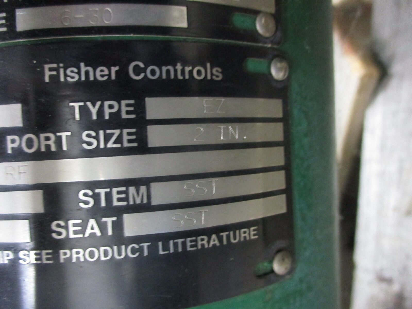 Fisher Diaphragm Control Valve w/ Positioner 667 / EZ Size 45 / 2" Used