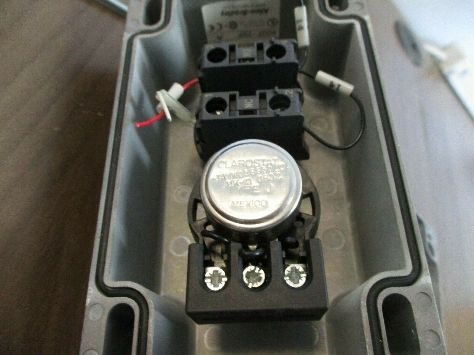 Clarostat Enclosed Potentiometer w/ Start / Stop Button JA1N056S502UA Used