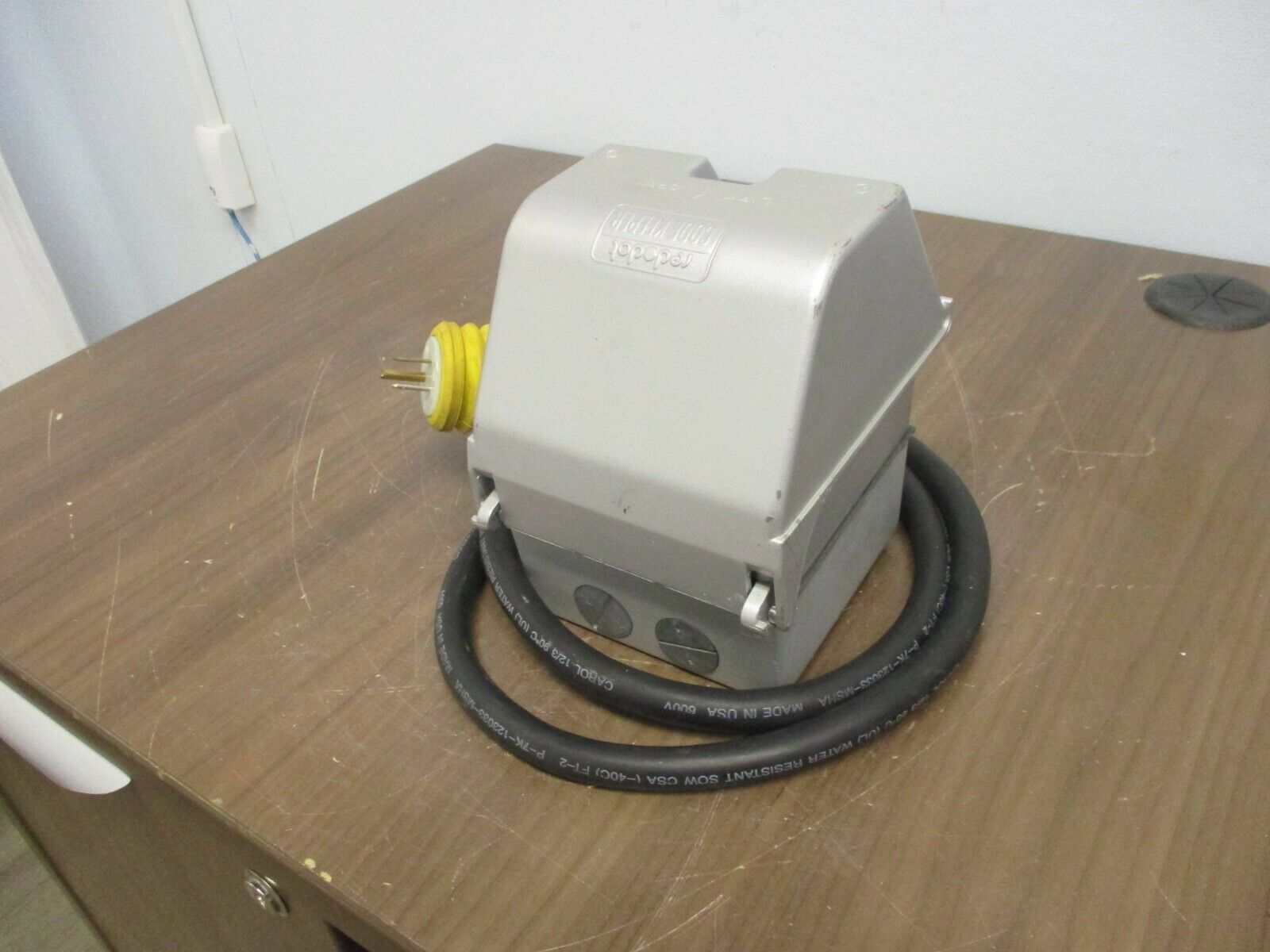 Thomas & Betts Red Dot Code Keeper Quad Receptacle 115V Wet Locations Used