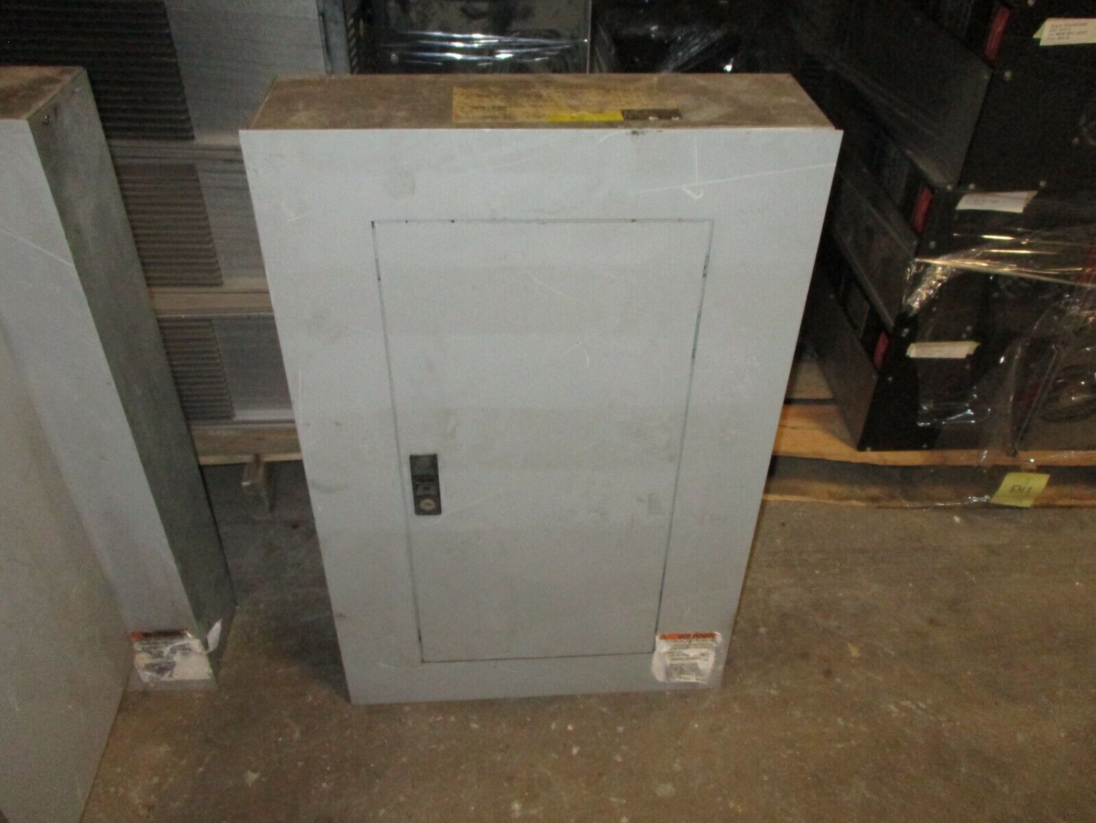 GE Main Breaker Circuit Breaker Panel AQF3241ATX 100A Main 125A Max 208Y/120V