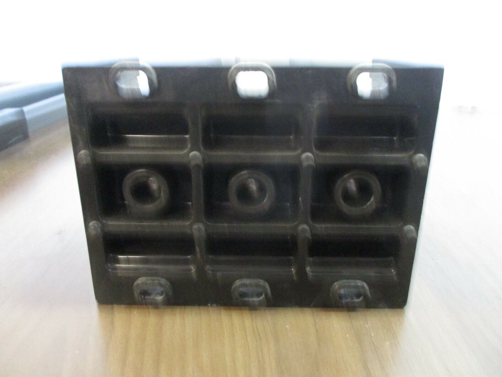 Buss Power Distribution Block 16394-3 400A 600V 3P Line: (1) 1/2-13 STUD Used