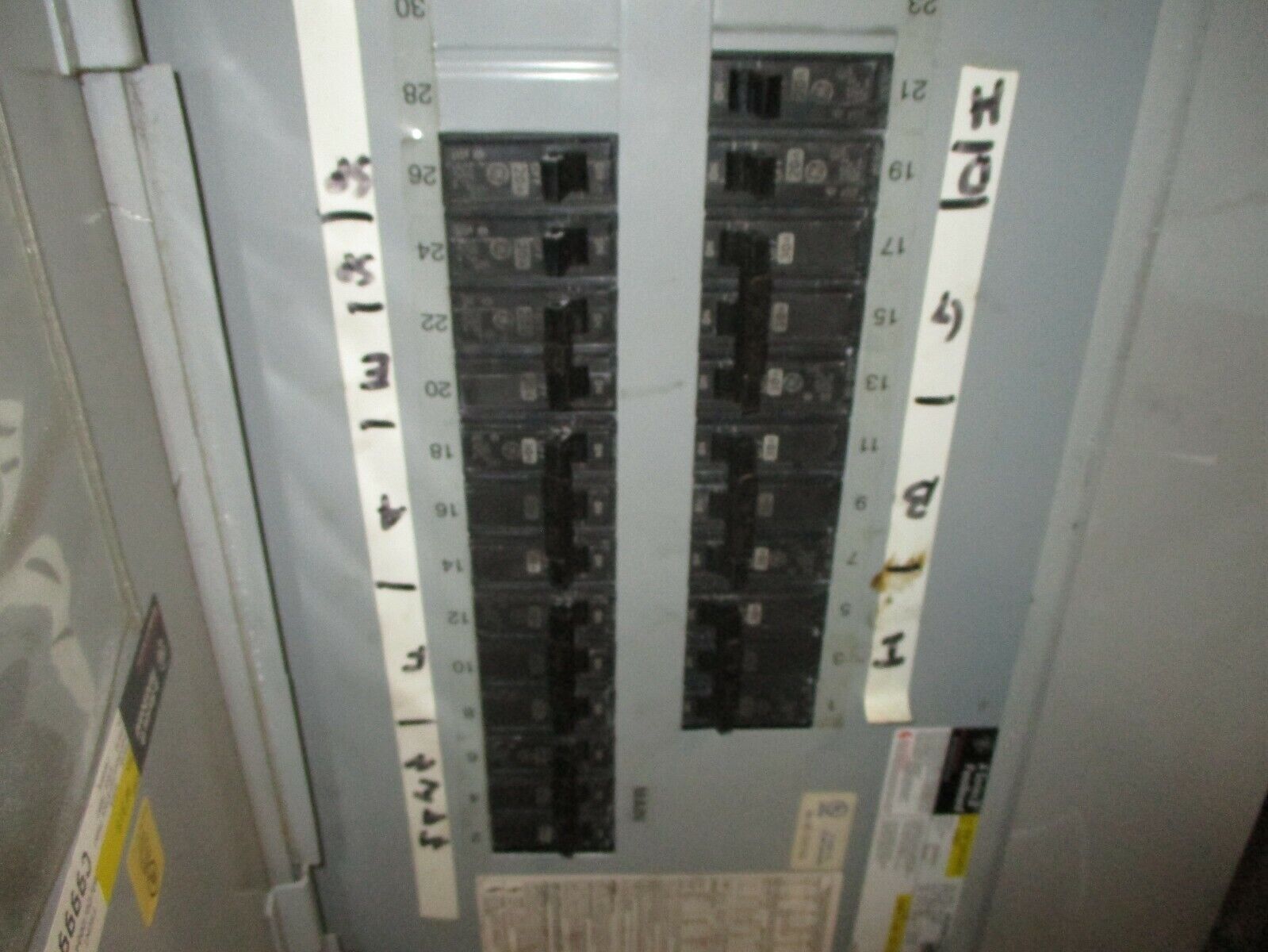 GE Main Breaker Circuit Breaker Panel AQF3241ATX 100A Main 125A Max 208Y/120V