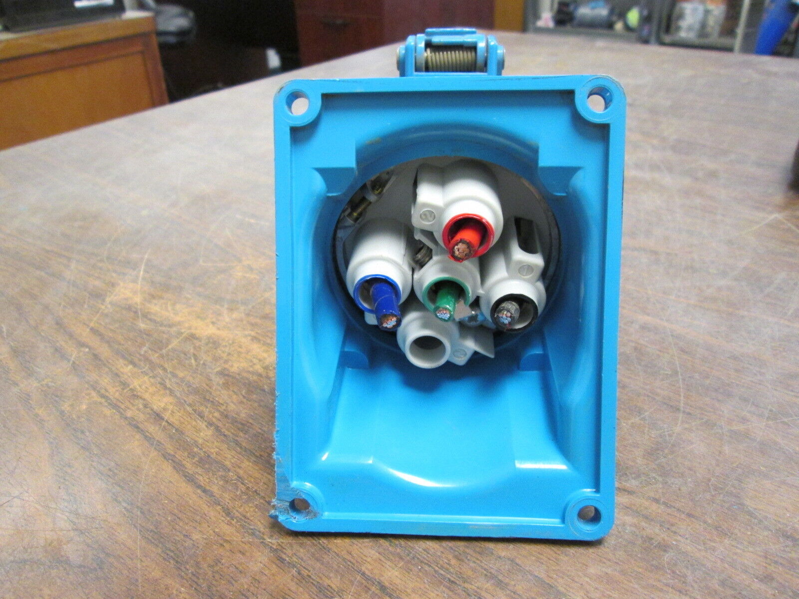 Meltric DS60 Receptacle 37-64143 60A 600V Type 3R Used