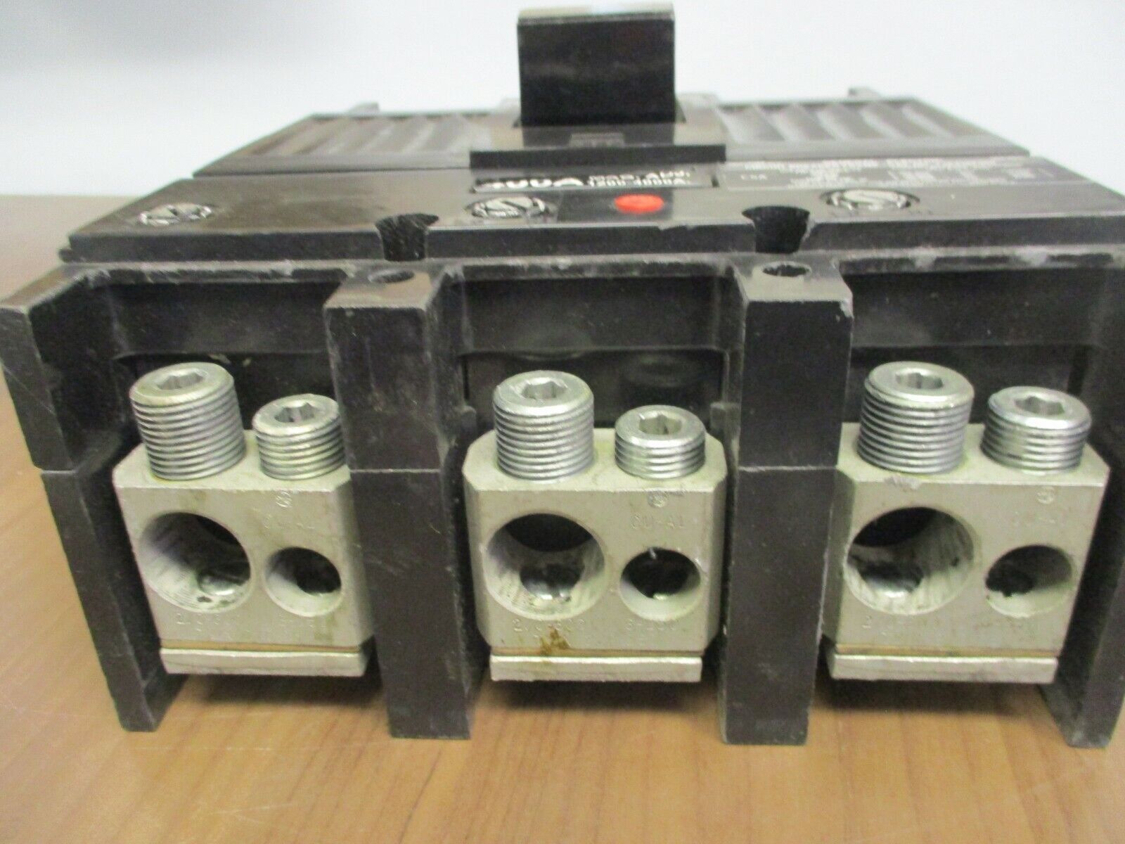 GE Circuit Breaker TJK436F000 400A 600V 3Ph Used
