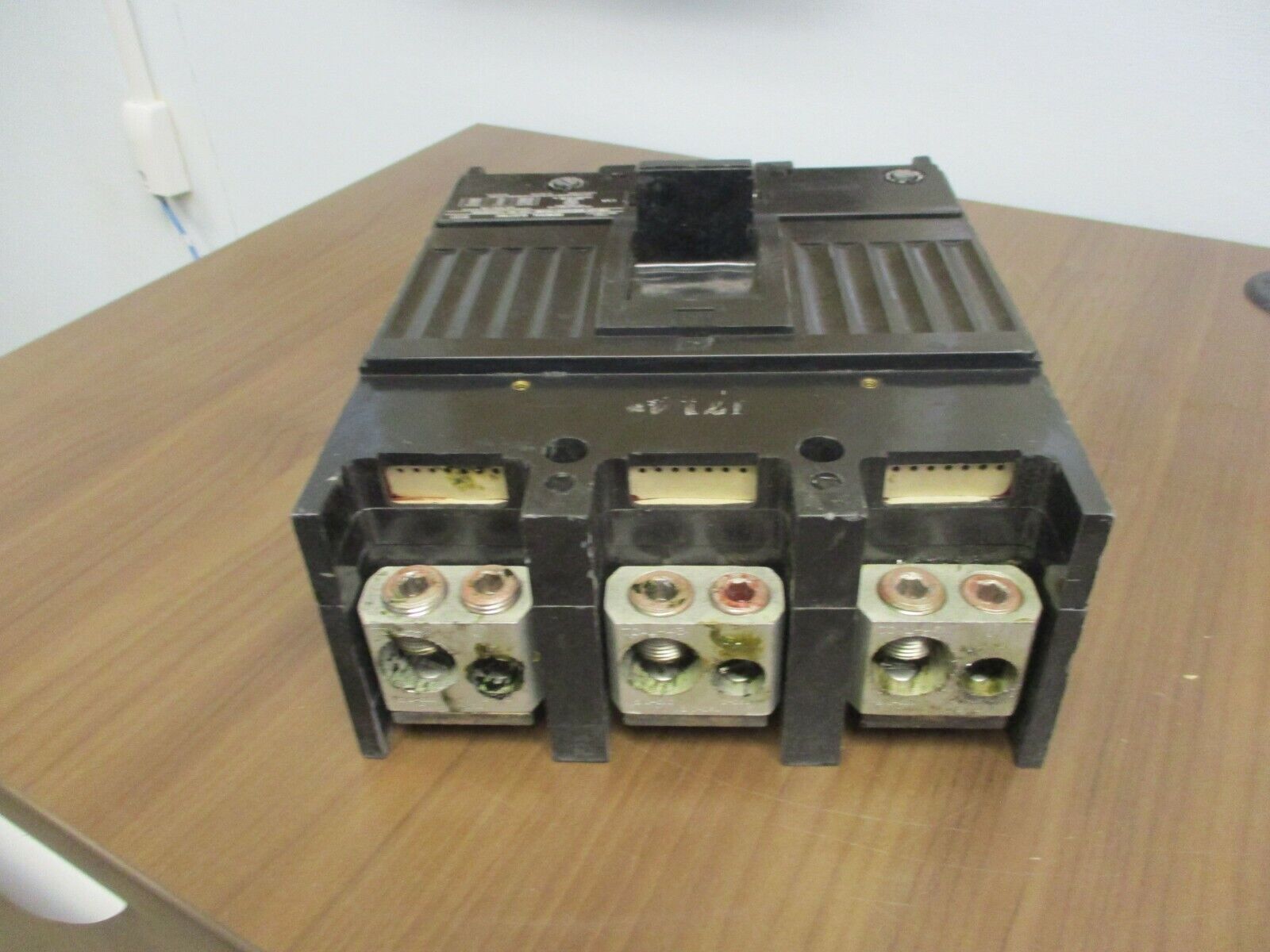 GE Circuit Breaker TJK436F000 400A 600V 3Ph Used