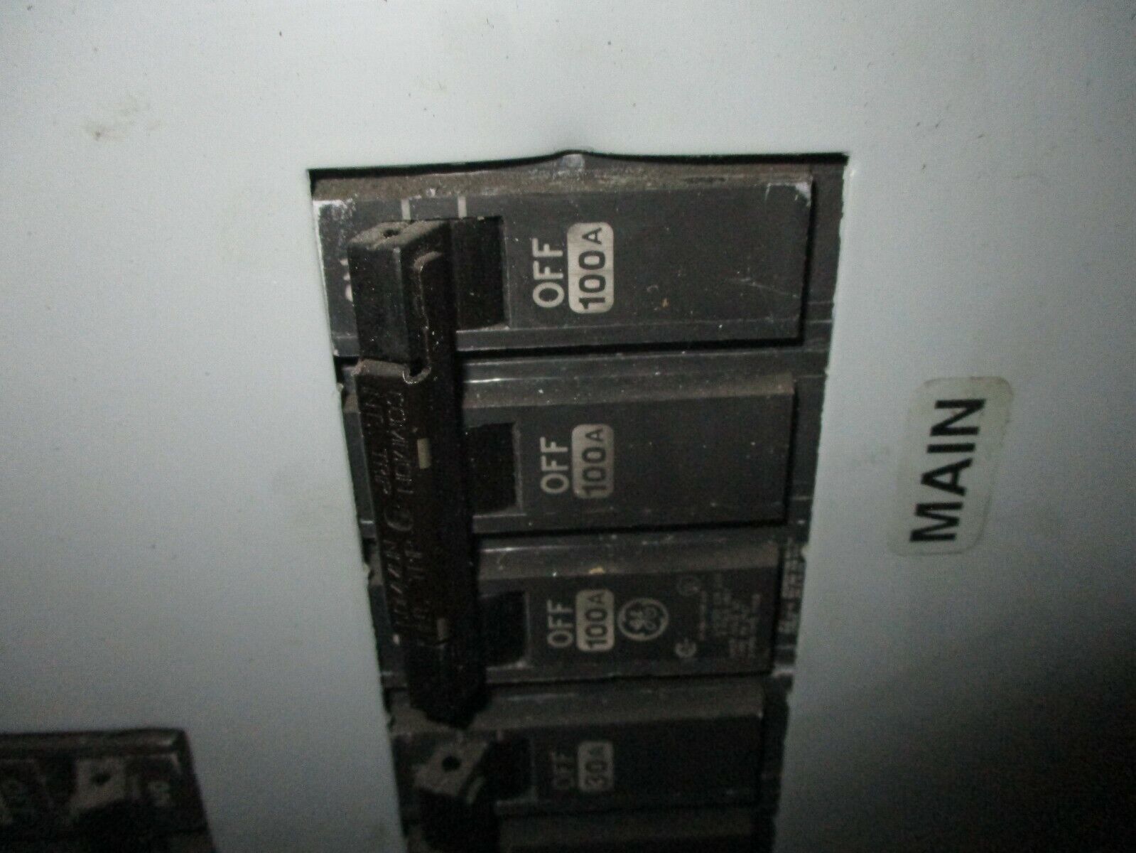 GE Main Breaker Circuit Breaker Panel AQF3241ATX 100A Main 125A Max 208Y/120V