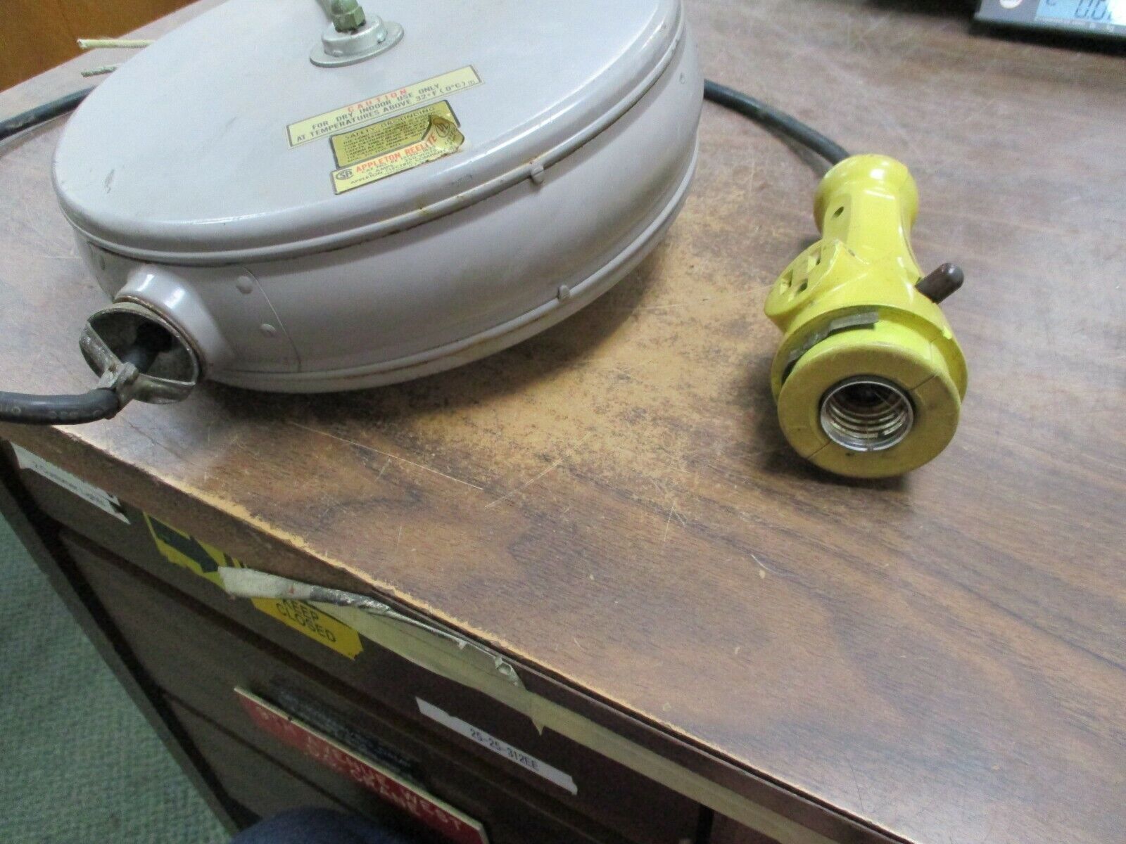 Appleton Reclite Cord Reel RE 1519G-1625 6A 250V w/Light Fixture/Receptacle Used