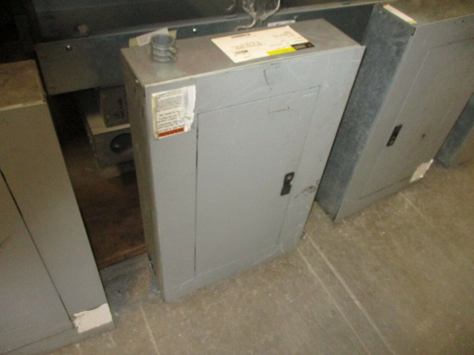 GE Main Breaker Circuit Breaker Panel AQF3241ATX 100A Main 125A Max 208Y/120V