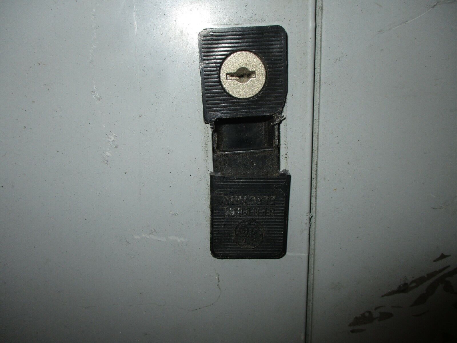 GE Main Breaker Circuit Breaker Panel AQF3241ATX 100A Main 125A Max 208Y/120V