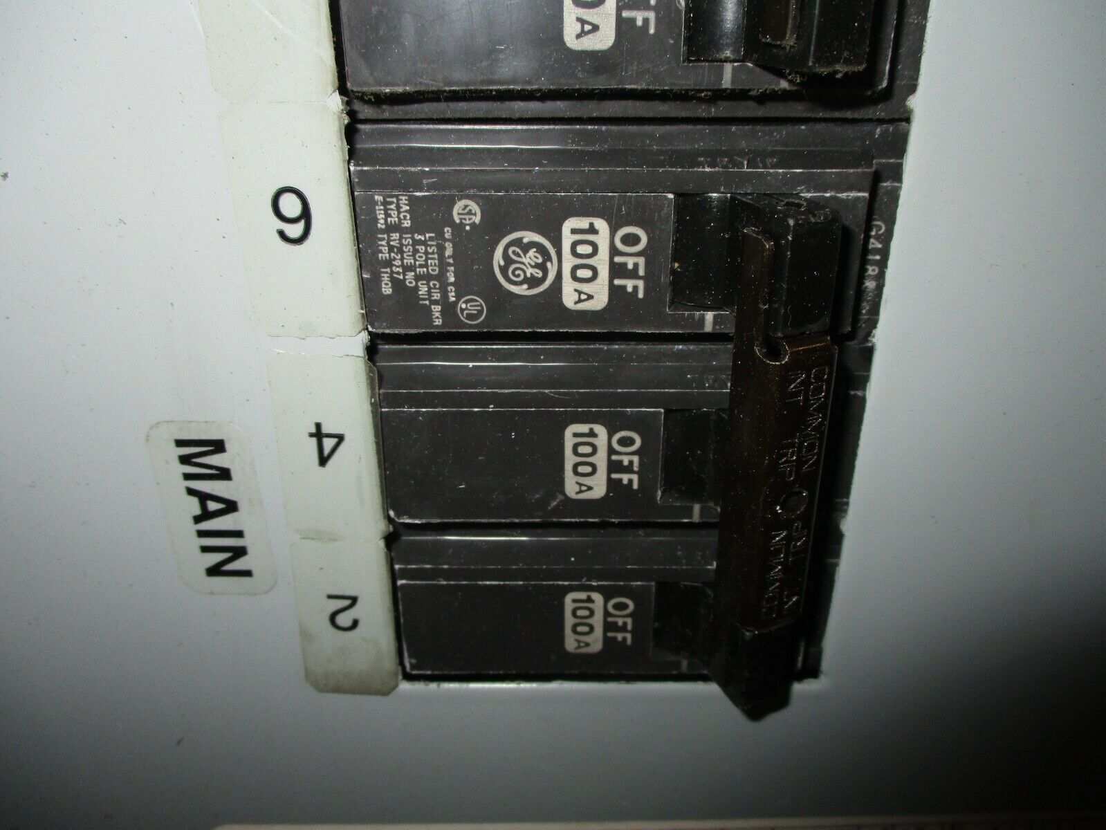 GE Main Breaker Circuit Breaker Panel AQF3241ATX 100A Main 125A Max 208Y/120V