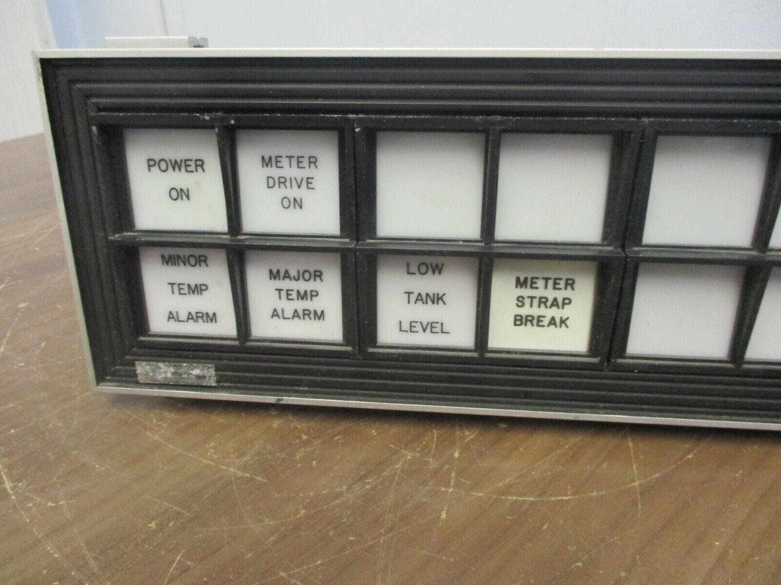 Ronan Lamp Cabinet Series 4000 115V 3A 60Hz Used **Missing (5) Terminal Screws**