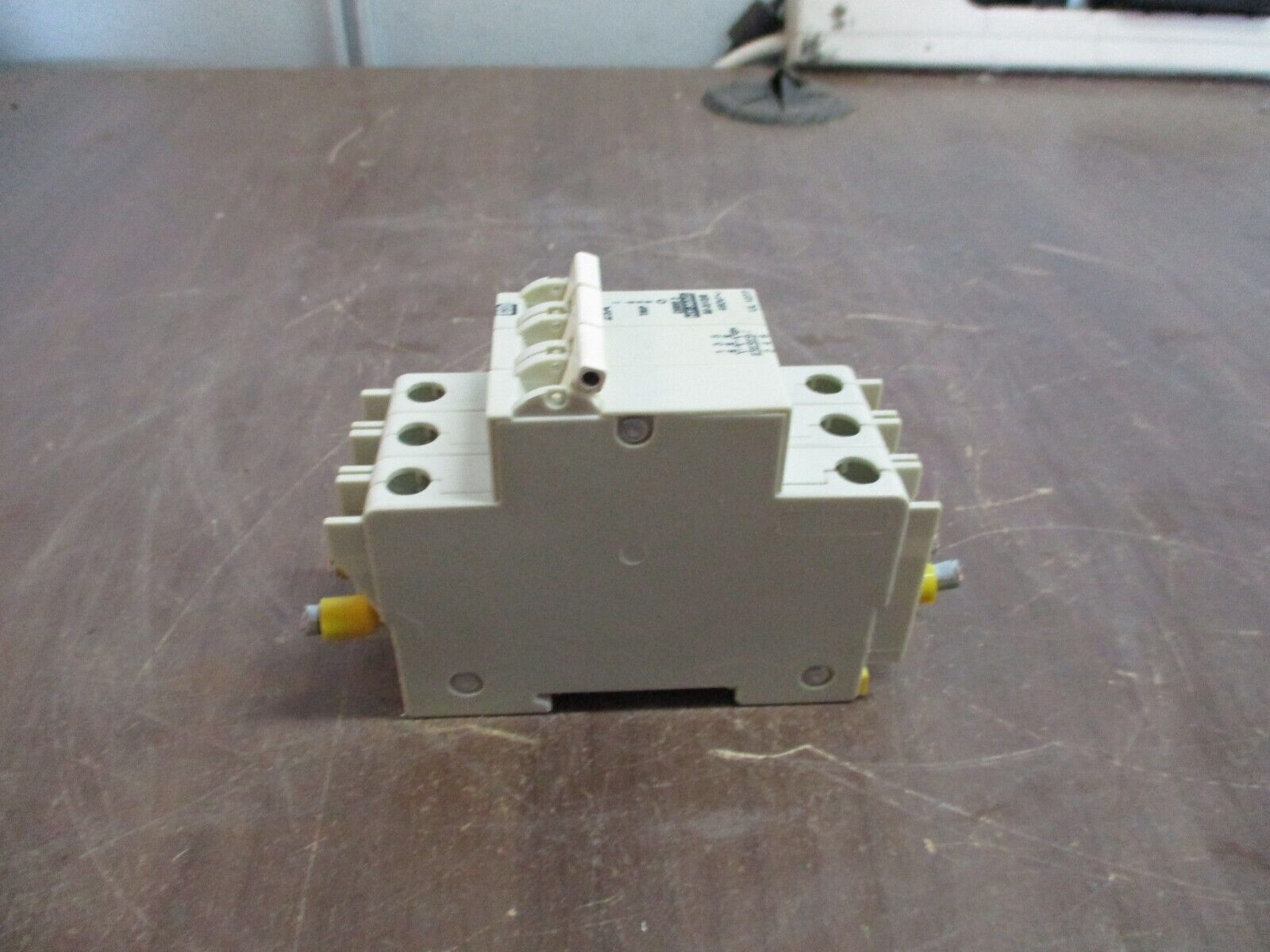 CBi Hy-Mag Circuit Breaker QZ-3(13)D-25 25A 480V 3P *Broken Terminal Fin* Used