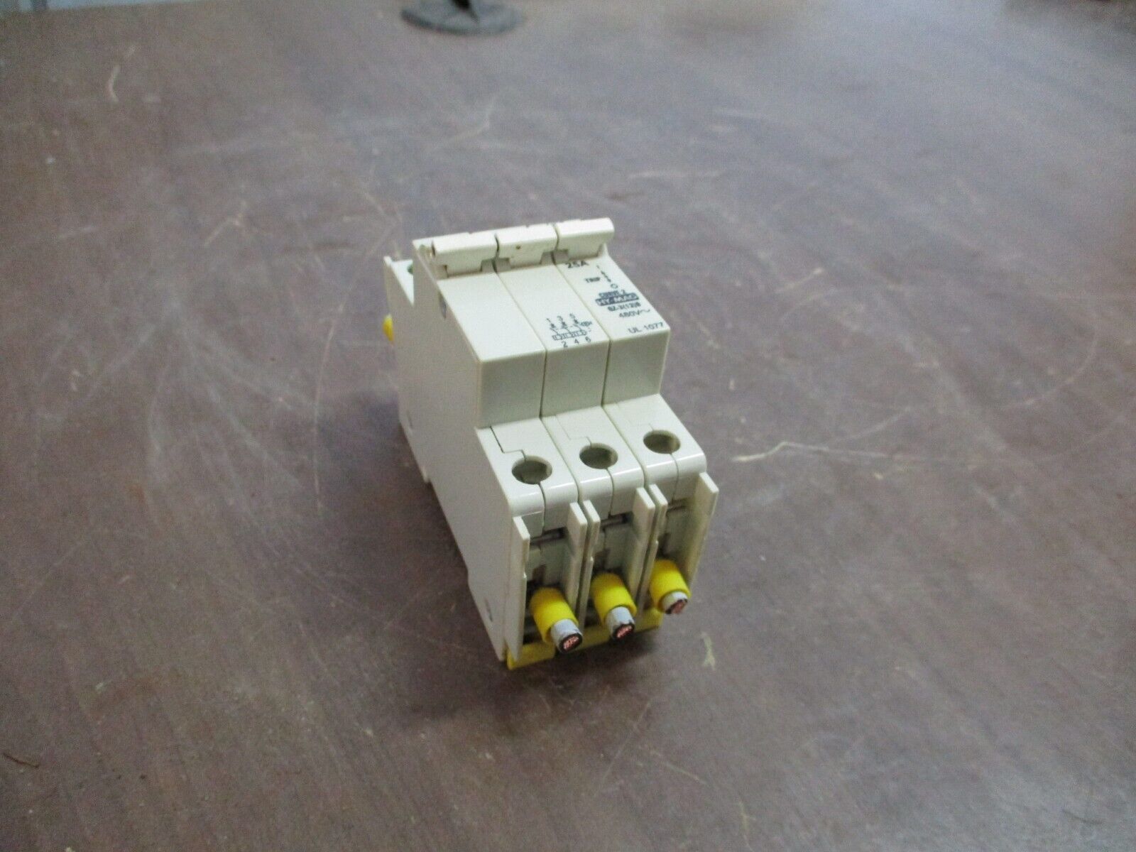 CBi Hy-Mag Circuit Breaker QZ-3(13)D-25 25A 480V 3P *Broken Terminal Fin* Used