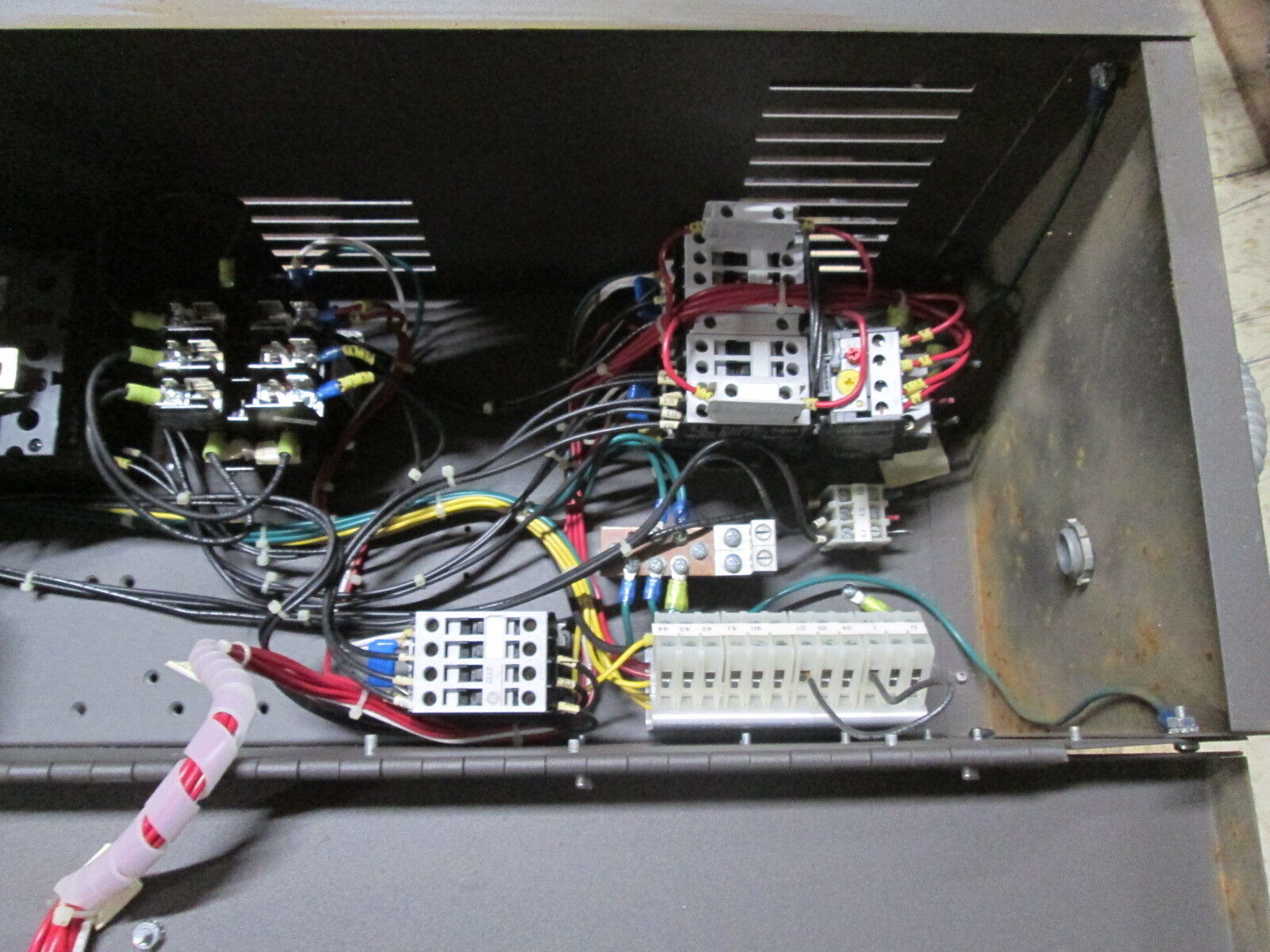 Safetronics FPC 5010 AC Drive w/ Bypass GP102005-1 Model GP10E1ST32005B1 Used