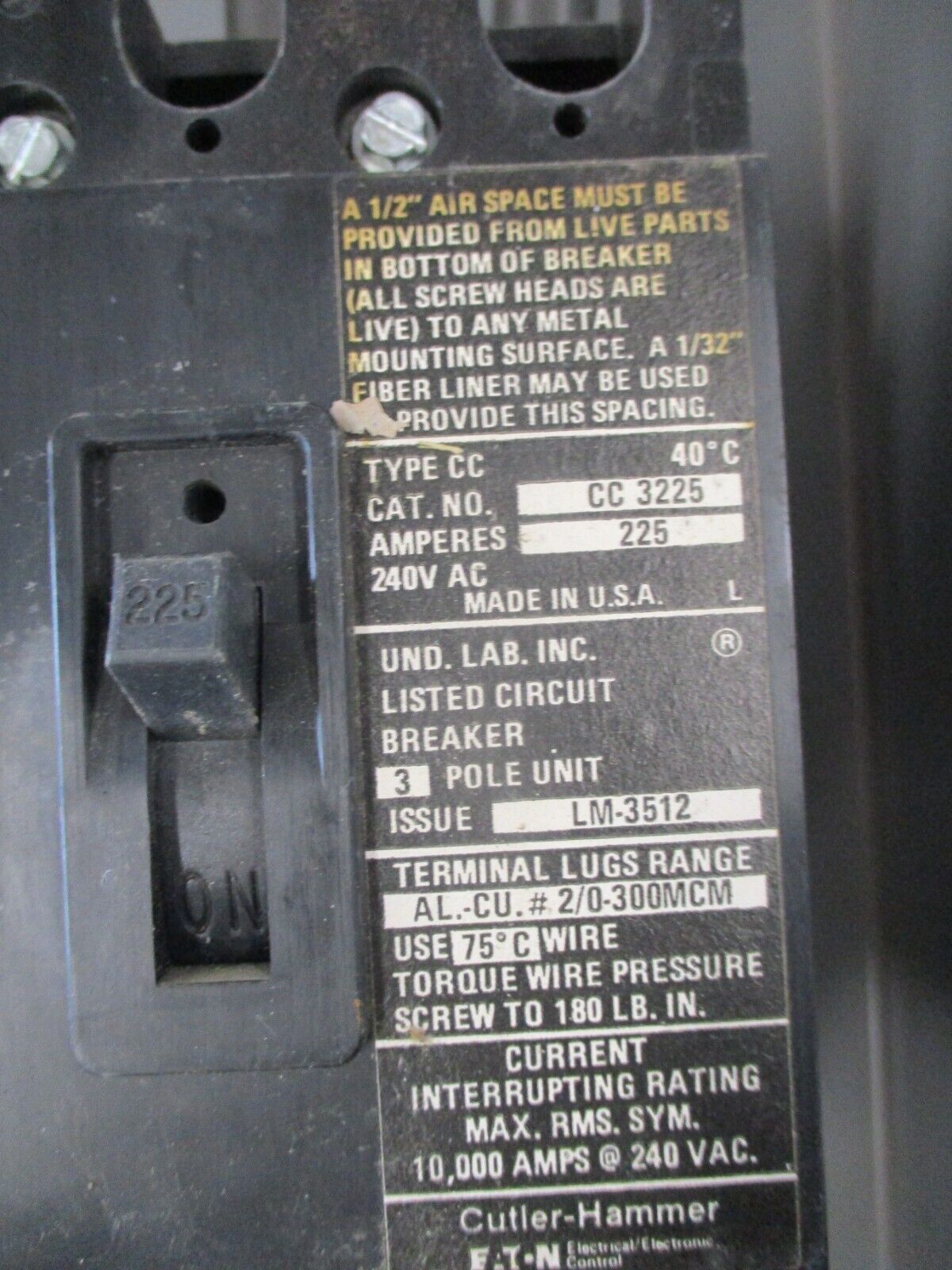 Cutler-Hammer Enclosed Circuit Breaker CC 3225 225A 240V 3P Type 1 Enclosure Use
