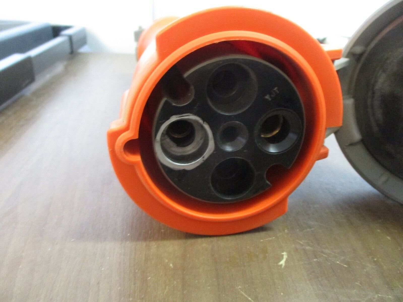 Hubbell Connector 4100C12W 100A 125/250VAC Used