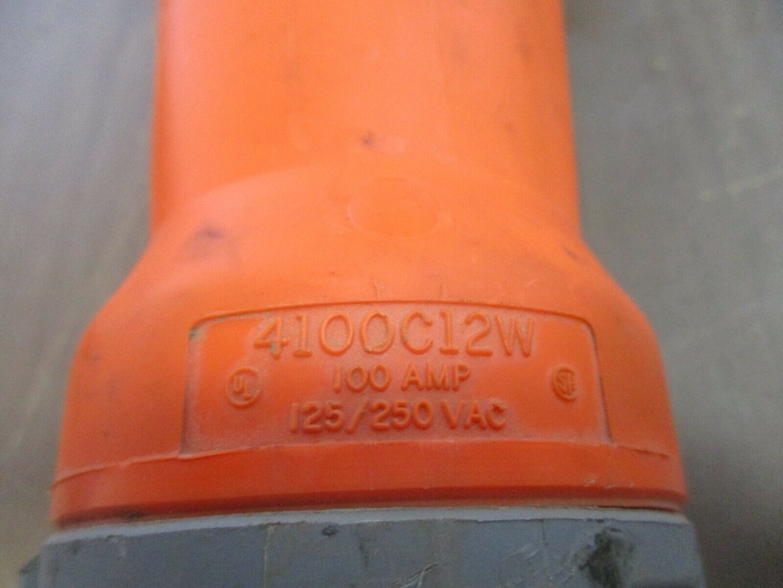 Hubbell Connector 4100C12W 100A 125/250VAC Used