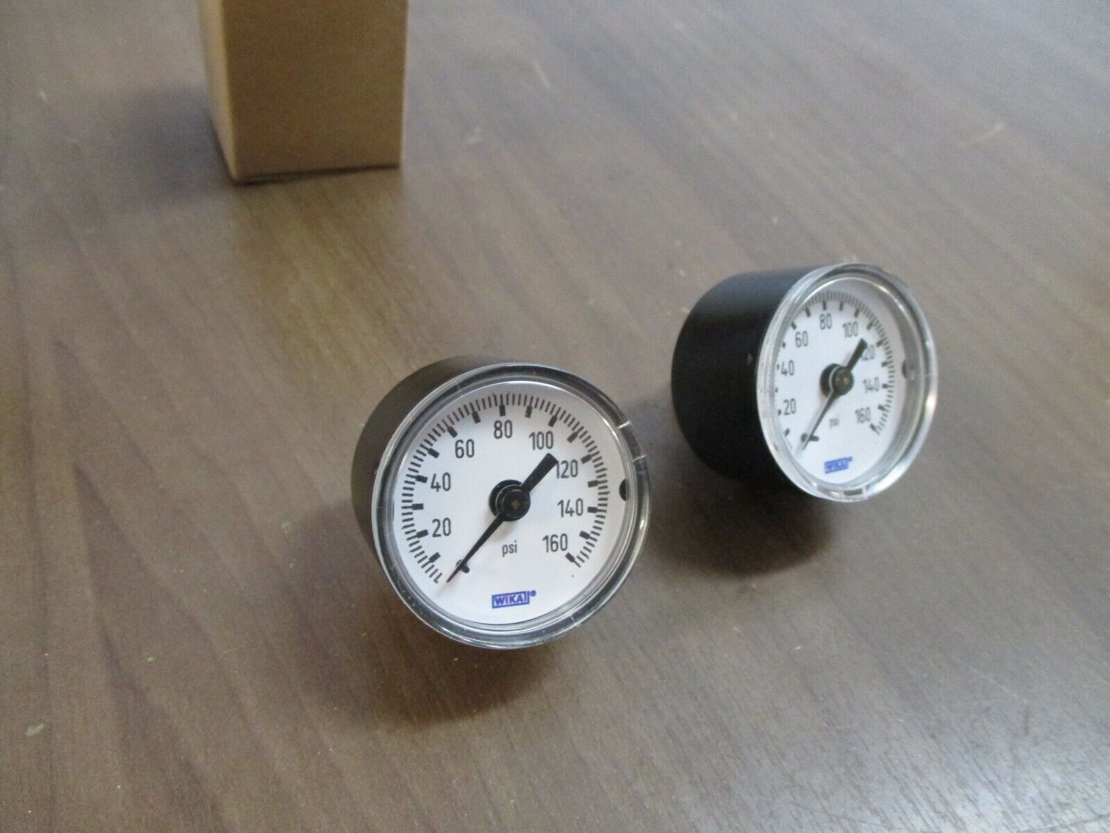 Wika Pressure Gauge 4233395 Type: 111.12 1.5" Range: 160PSI Conn: 1/8" NPT CBM