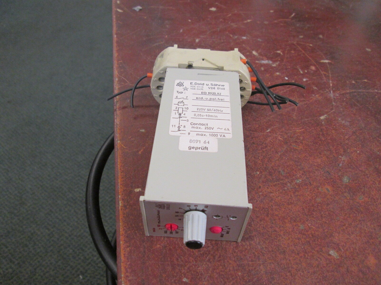 EDS Minitimer EO 9920.82 220V 50/60Hz Range: 1 sec-10min Used