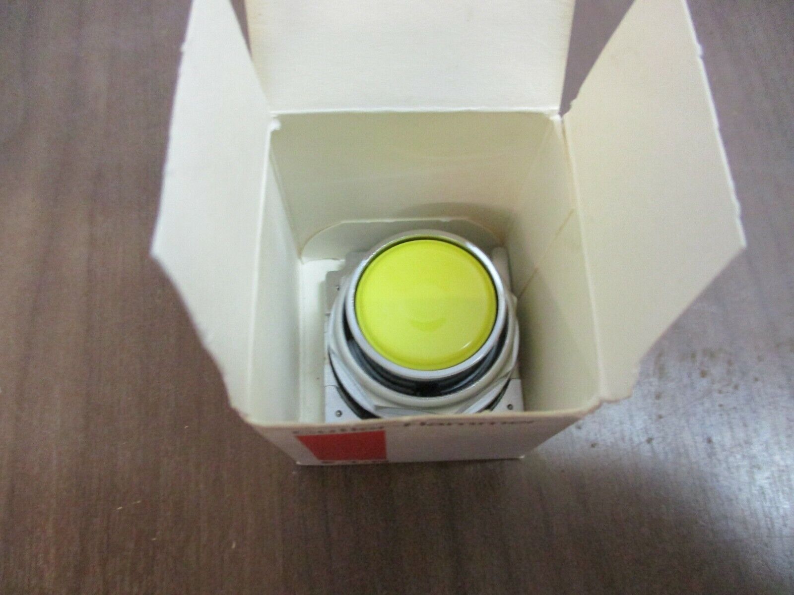 Cutler-Hammer Push Button Operator 10250T104 Yellow New Surplus
